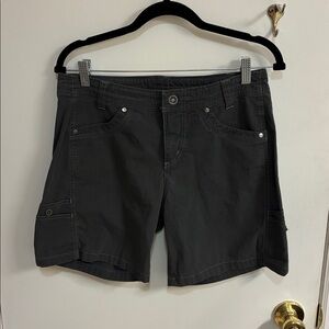 Kuhl Women’s Gray Cargo Shorts in Sz 8
